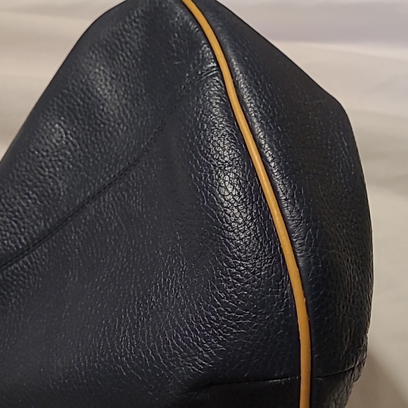 Maxx NY Navy Leather purse - Picture 4 of 12